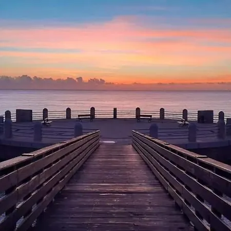 度假居 Gray Pearl House