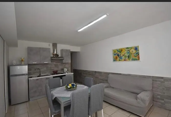 Gray Pearl House 阿沃拉